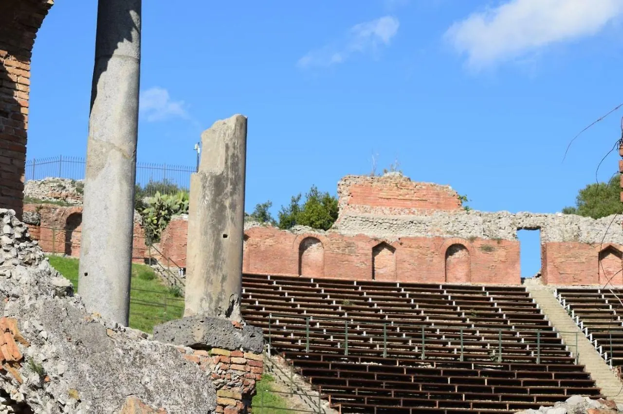 Taormina Al Bacio Apartment 0*,